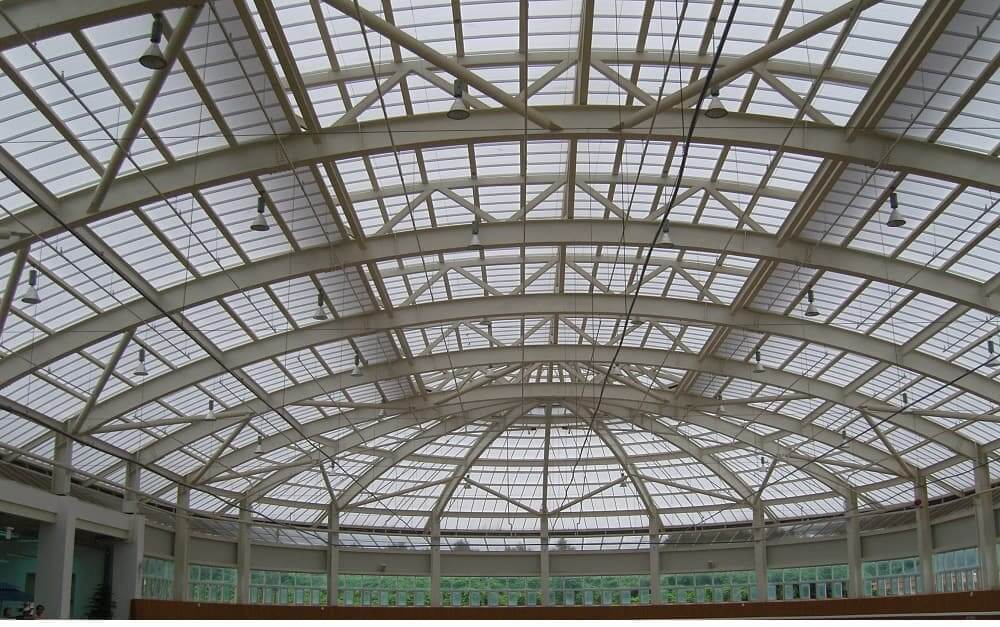 Sistem Atap Skylight Polycarbonate Memberikan Masukan Cahaya Alami Dan Menghalau Pengaruh Cuaca yang Buruk
